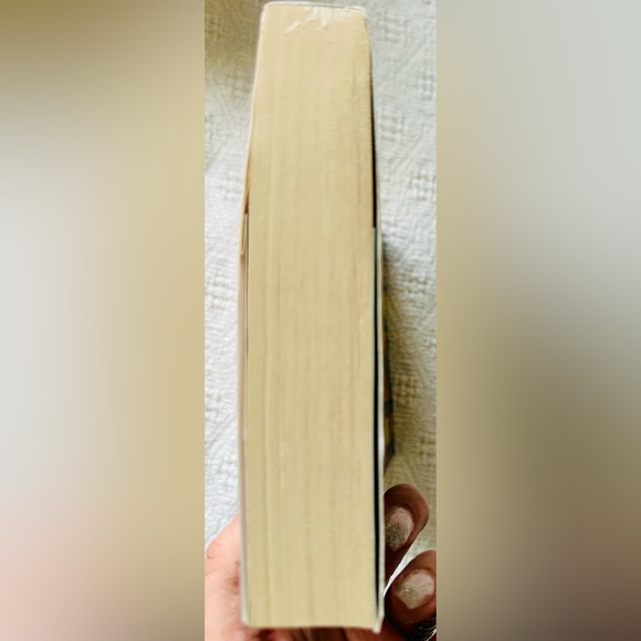 š„4 for $20š„šHOST PICKššš¤The It Girl by Ruth Wareš¤š - Picture 5 of 6